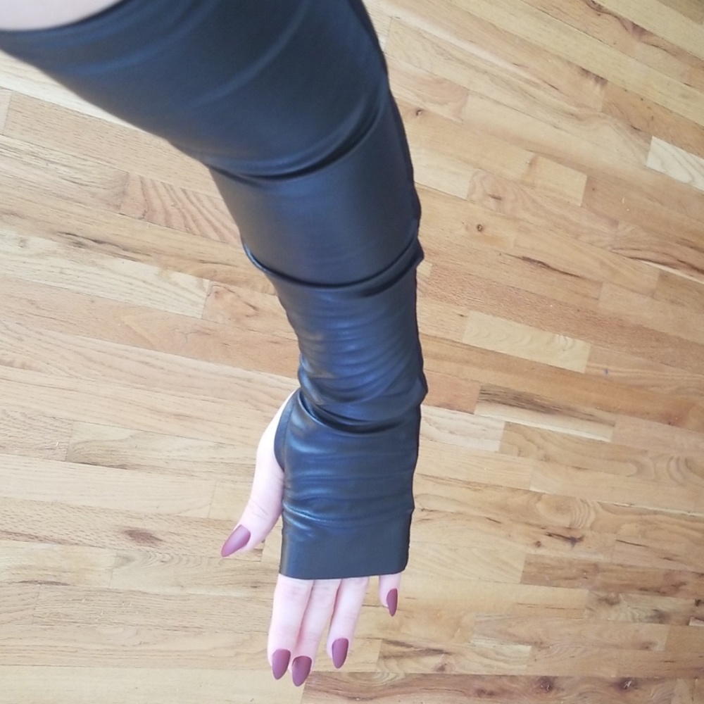 Handmade Faux Leather Fingerless Gloves🖤 - Picture 3 of 5
